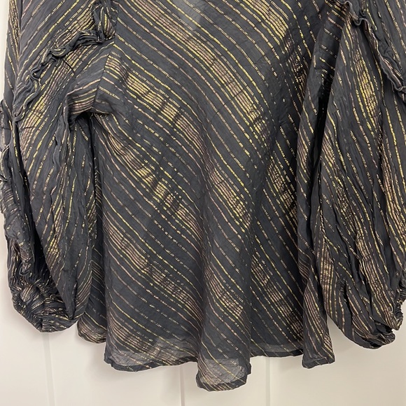 Jen’s Pirate Booty Blouse Gray Metallic Puff Ruffles Sleeve - Picture 6 of 6